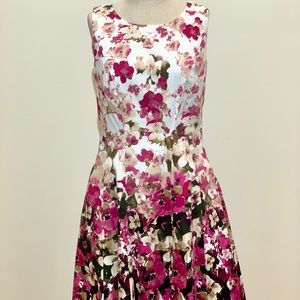 🌺White House Black Market Floral Fit & Flare